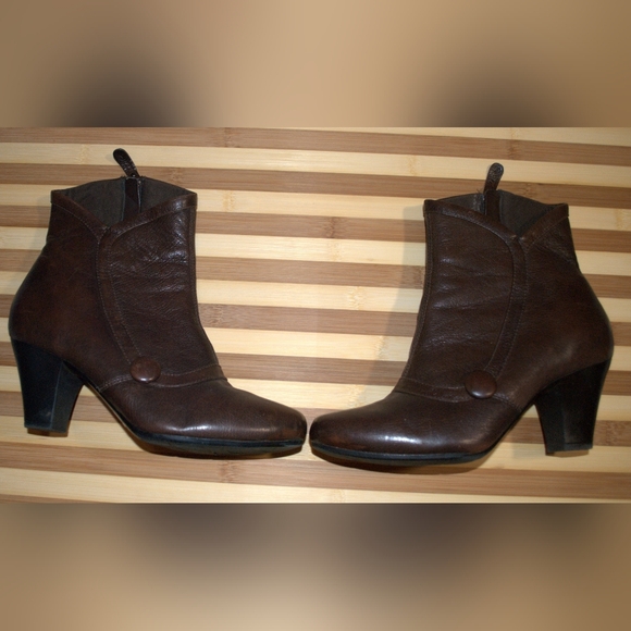 Clarks Bendables Brown Leather Zip Up Block Heel Ankle Boots Shoes Women's 7 M - Picture 3 of 5